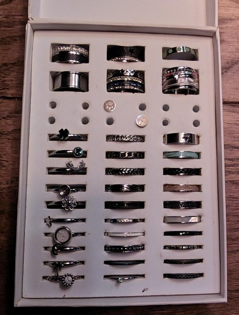 ixxxi ring maat 19, 2 basisringen met zo'n 45 vulringen, 19 tot 20, Ophalen of Verzenden, Zo goed als nieuw, Dame