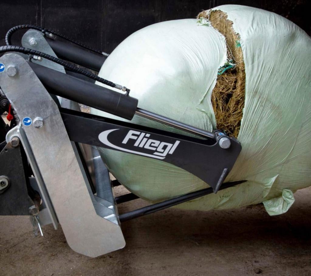 Fliegl balensnijder, Ophalen