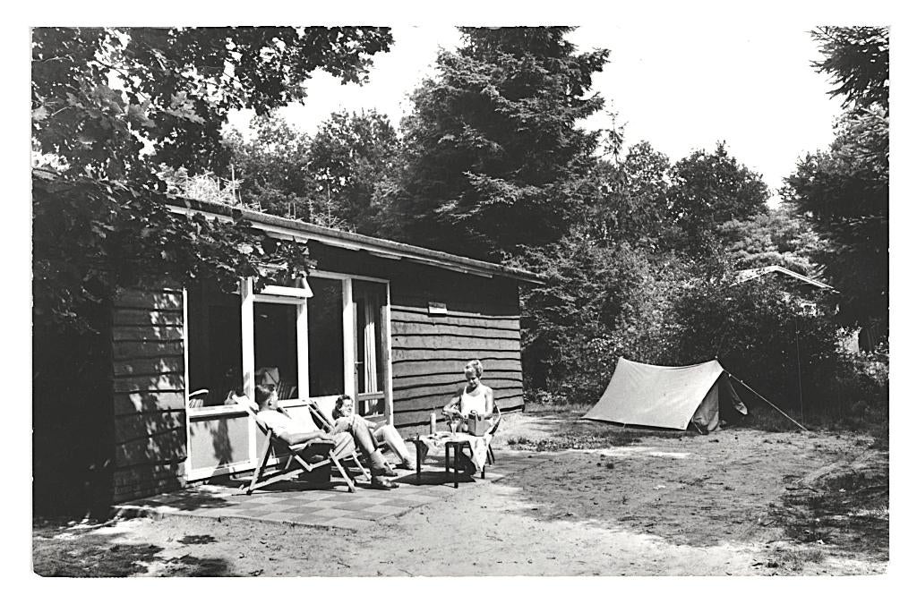 946336 Assen 1973 Bungalow Buiten Centrum Witterzomer