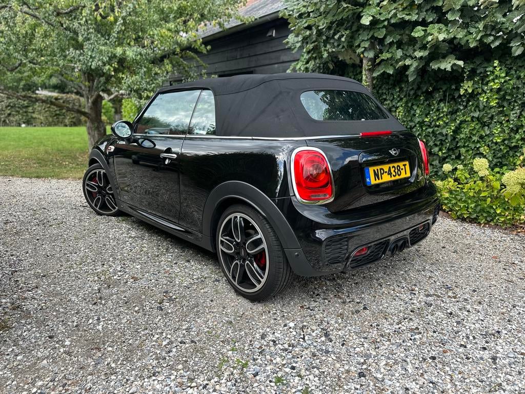 Mini 2.0 John Cooper Works Cabrio AUT 2017 Zwart, Auto's, Mini, 1998 cc, 4 cilinders, Cabriolet, 4 stoelen