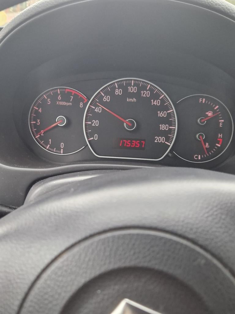 Nette auto., Stof, Zwart, 4 cilinders, Handgeschakeld