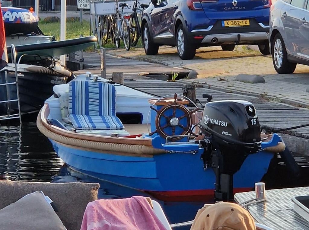 Mooie blauwe sloep met Tohatsu 15pk buitenboordmotor, 10 tot 30 pk, Gebruikt, Ophalen of Verzenden, Tot 6 meter