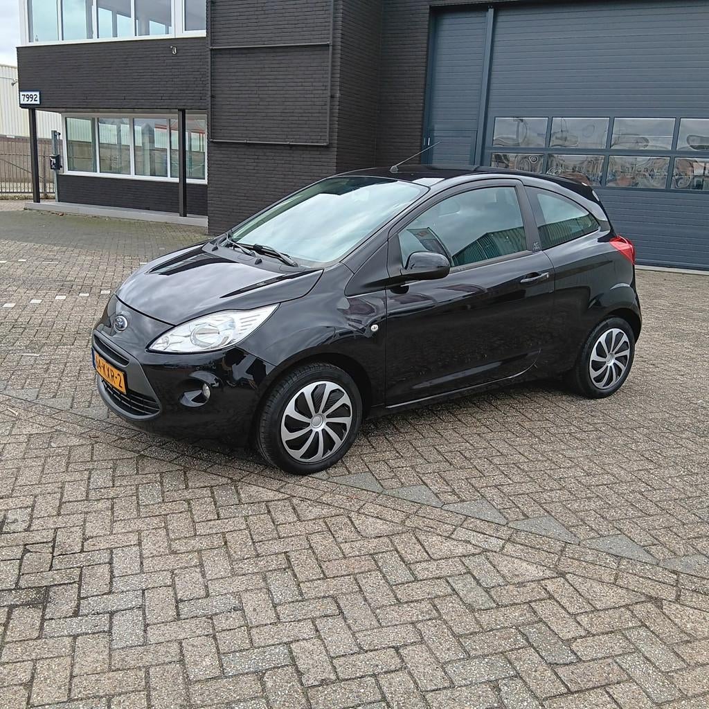 Ford Ka 1.2 Titanium, Voorwielaandrijving, Gebruikt, 1242 cc, 4 cilinders