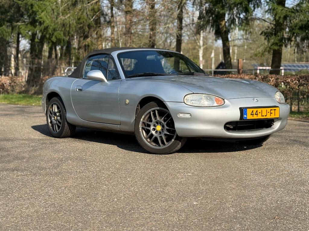 Mazda MX-5 uit 1999 | NETTE STAAT, 40 €/maand, Zwart, 4 cilinders, Cabriolet