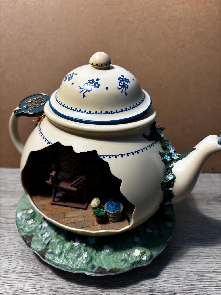 Enesco speeldoos THEEPOT, Ophalen