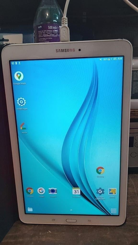 Samsung tab E SM T560 met oplaad snoer, Ophalen of Verzenden, 10 inch