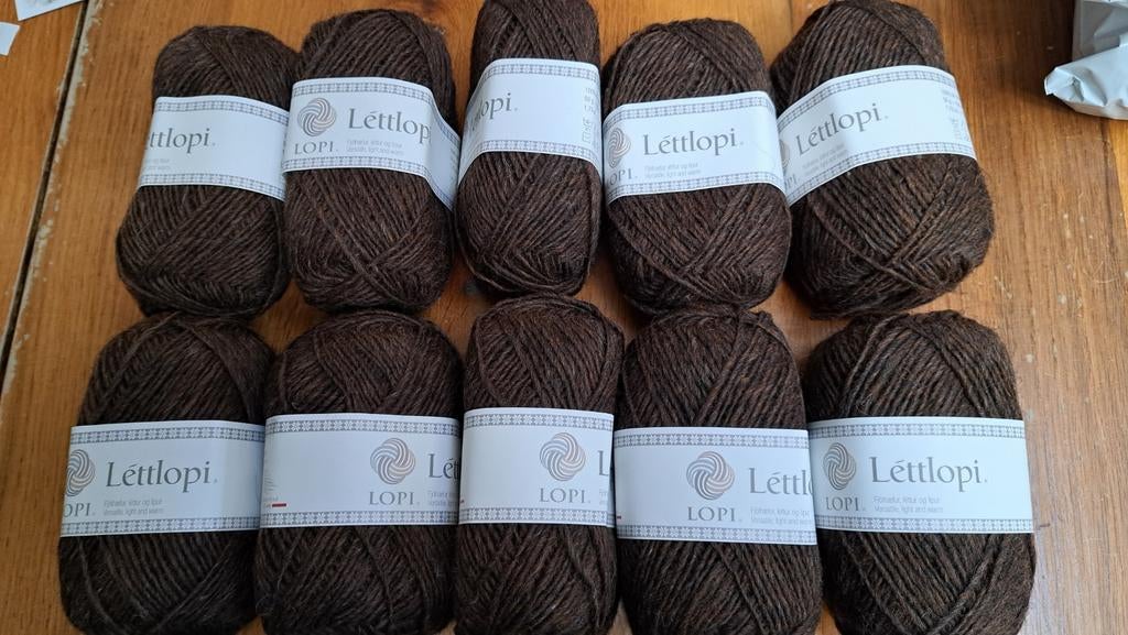 Léttlopi IJslandse Wol - 10 bollen donkerbruin, Ophalen of Verzenden