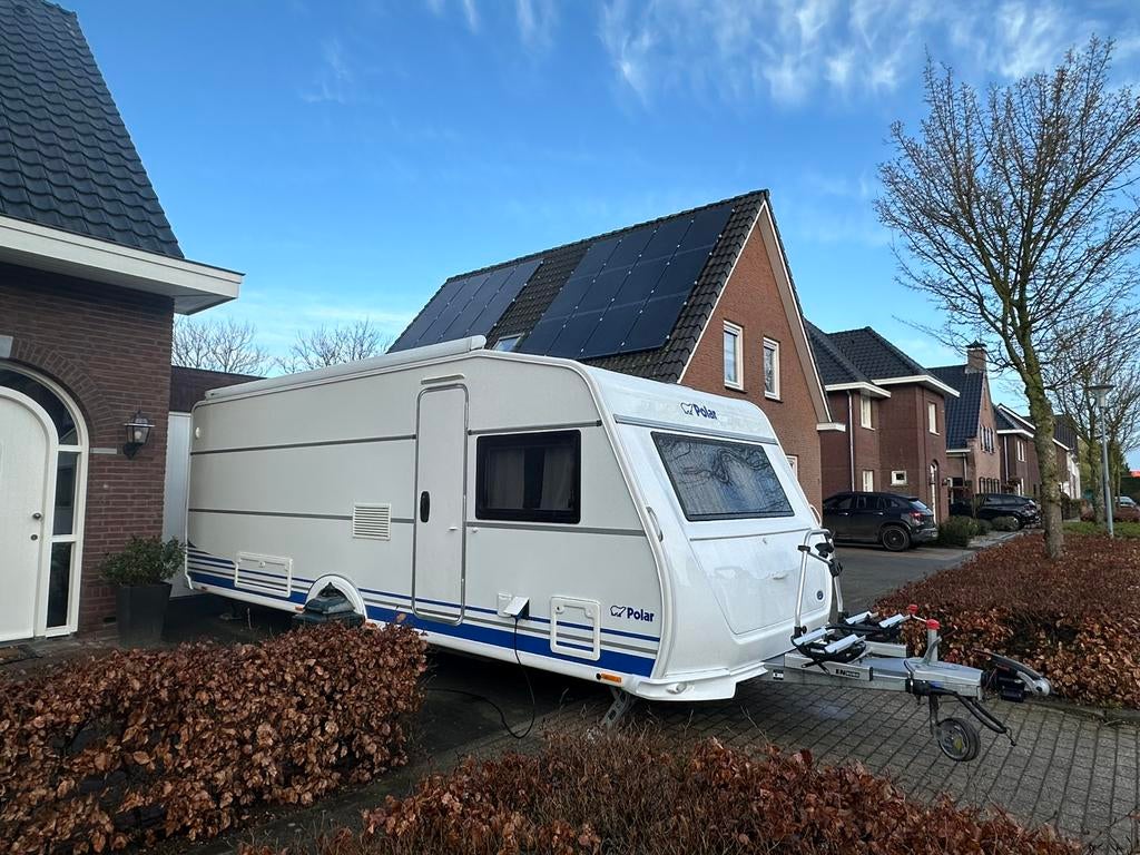 Polar 620 BQD 2021 mover/ luifel/airco/e&p/ voortent enz, Caravans en Kamperen, Caravans, 90 kg, Vast bed, Rondzit, Bedrijf