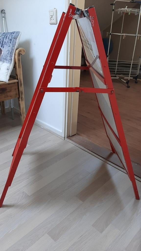 Reclame bord voor b.v een winkel of galerie, Ophalen