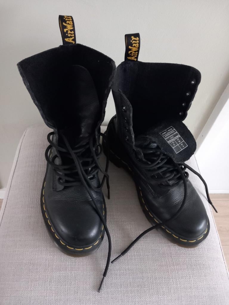 Dr martens, Ophalen of Verzenden, Zo goed als nieuw, Zwart