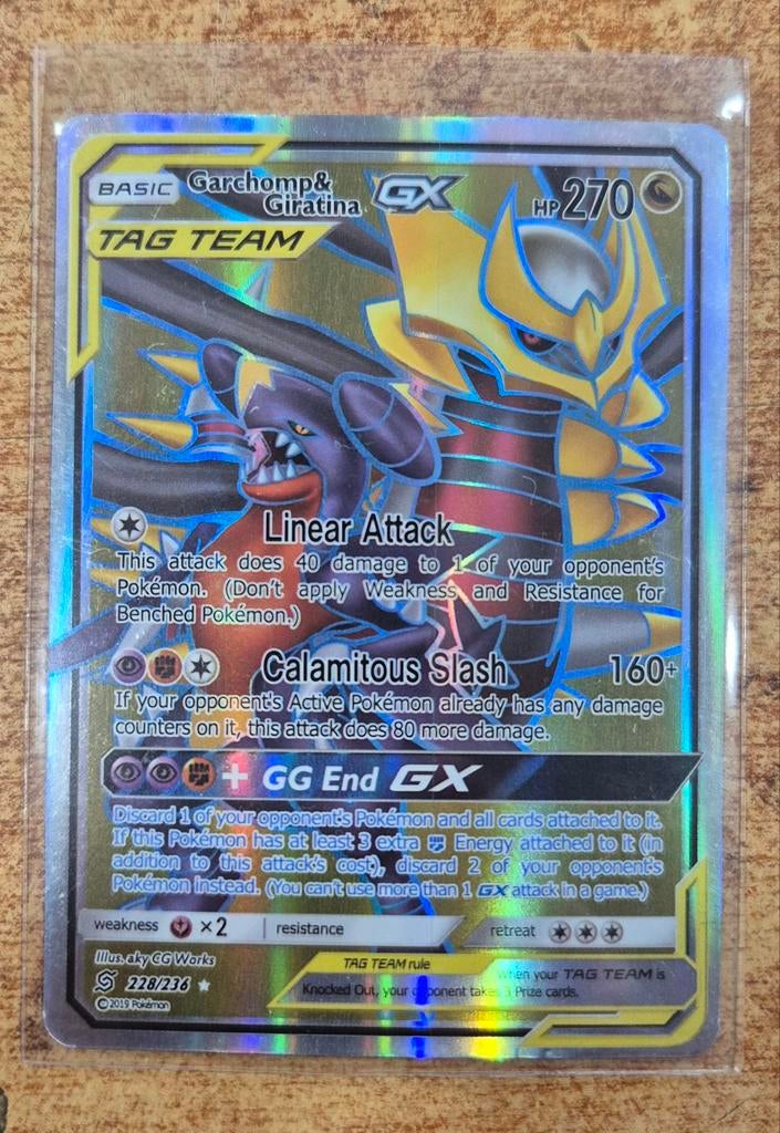 Pokémon Garchomp & Giratina GX (228/236) – Full Art Ultra Ra, Ophalen of Verzenden, Zo goed als nieuw