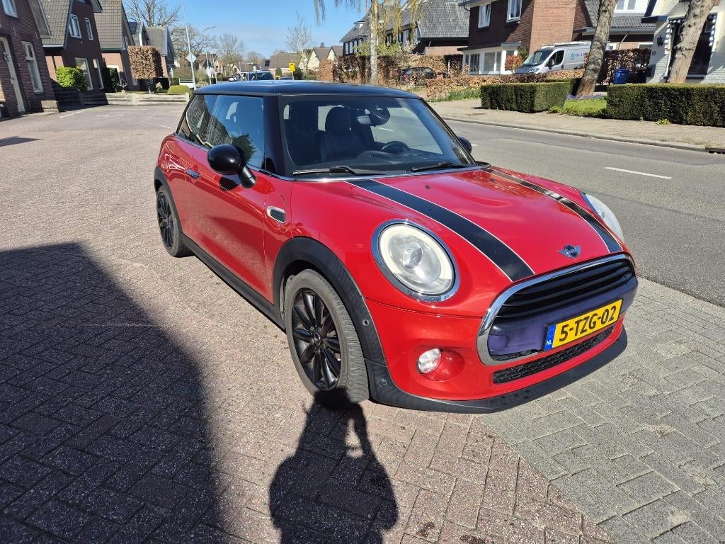 Mini 3-deurs (f56) 1.5 D 116pk 2014 Rood, Auto's, Voorwielaandrijving, 28 km/l, Zwart, 4 stoelen