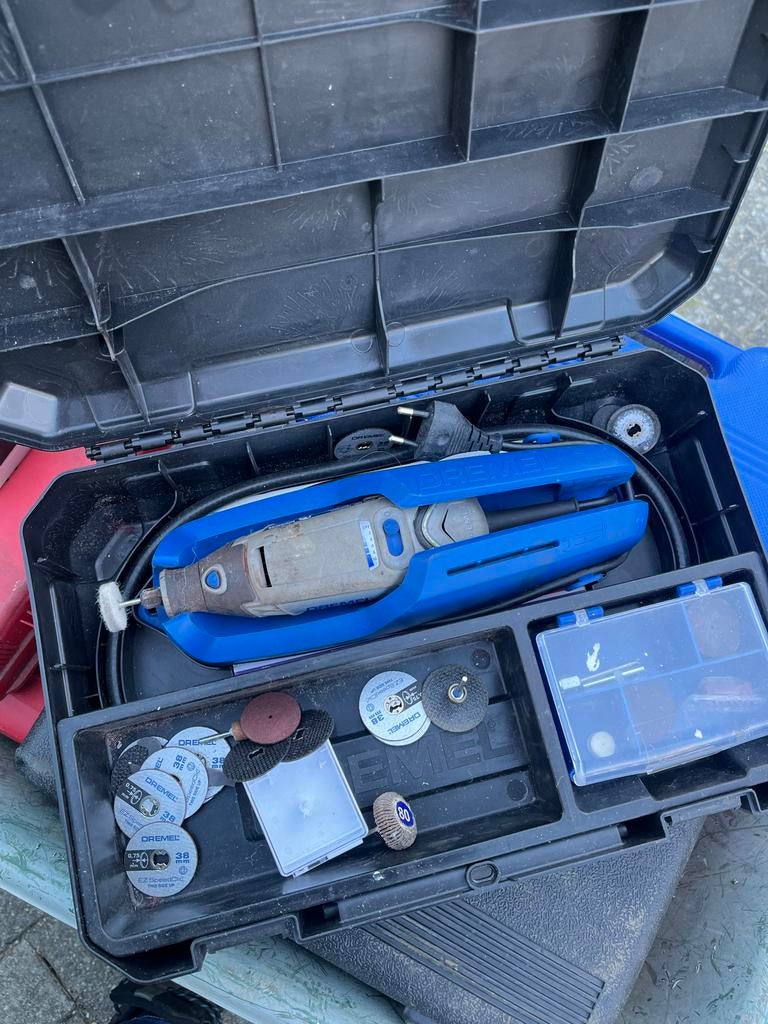 Dremel Multitool in Koffer met Accessoires, Gebruikt, Variabele snelheid, Overige typen, Ophalen of Verzenden