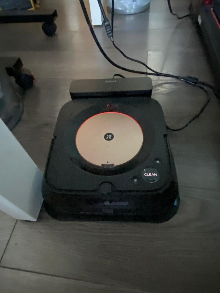 Roomba M6 robot dweiler (wielstoring), Ophalen of Verzenden, Niet werkend, Robotstofzuiger