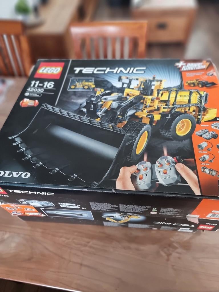 Vijf Technic Collectie: Volvo Wiellader, Graafmachine, Bulld, Ophalen of Verzenden, Zo goed als nieuw, Overige merken