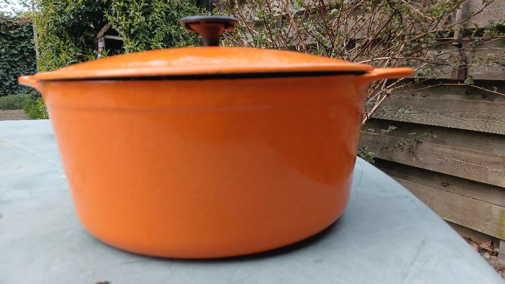 COUSANCES LE CREUSET gietijzer pan Ø 24 GOEDE STAAT! (G259, Huis en Inrichting, Keuken | Potten en Pannen, Gebruikt, Gietijzer
