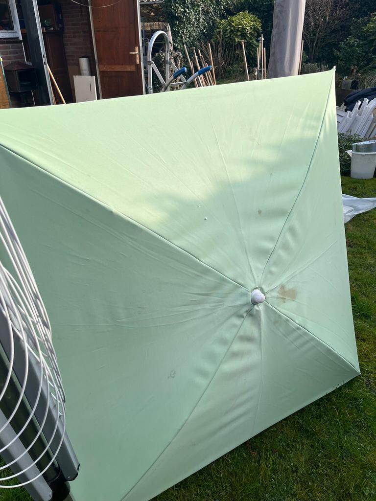 Mobiele parasol - Groen gestreept en effen groen, Tuin en Terras, Parasols, Ophalen, Gebruikt, 1 tot 2 meter, Stokparasol