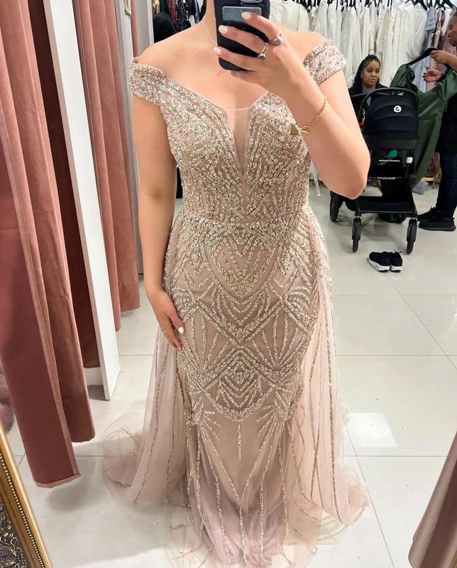 Embellished Gown Size 38 | Wedding & Maid of Honor Dress, Kleding | Dames, Ophalen of Verzenden, Zo goed als nieuw, Roze, Bruidsmeisjeskleding