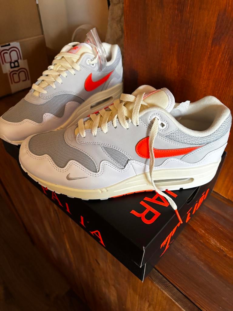 Nike Air Max 1 Patta white Crimson-Pure Platinum, Overige kleuren, Nieuw, Ophalen of Verzenden, Sneakers of Gympen