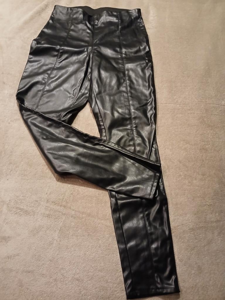 Luxe Gevoerde Nep Leren Legging - Zwart, Maat 42, Kleding | Dames, Legging, Zwart, H&M Divided, Maat 40/42 (M)