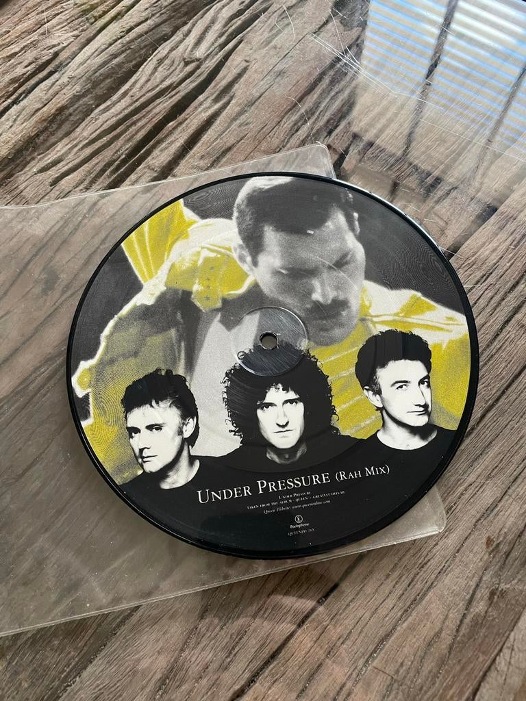 Queen - Under Pressure (RAH Mix) / Bohemian Rhapsody Single, Cd's en Dvd's, Vinyl Singles, Gebruikt, Single, Rock en Metal, 7 inch