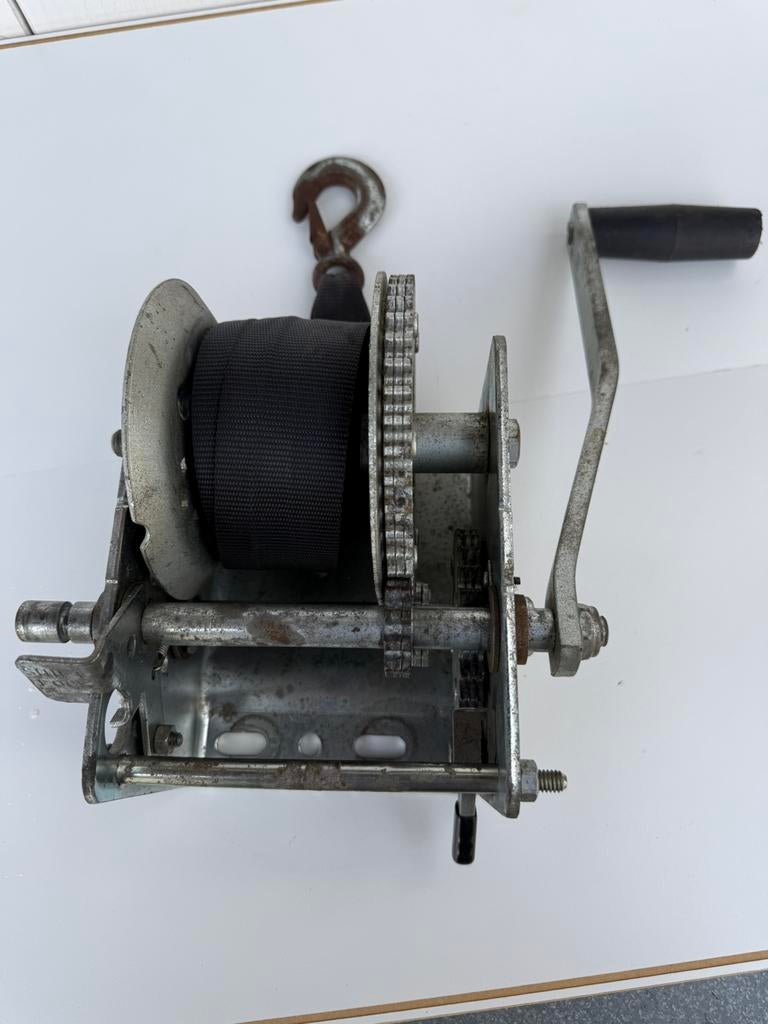 Trailerlier T2005 / 2000 Lbs, Ophalen, Zo goed als nieuw, Handmatig