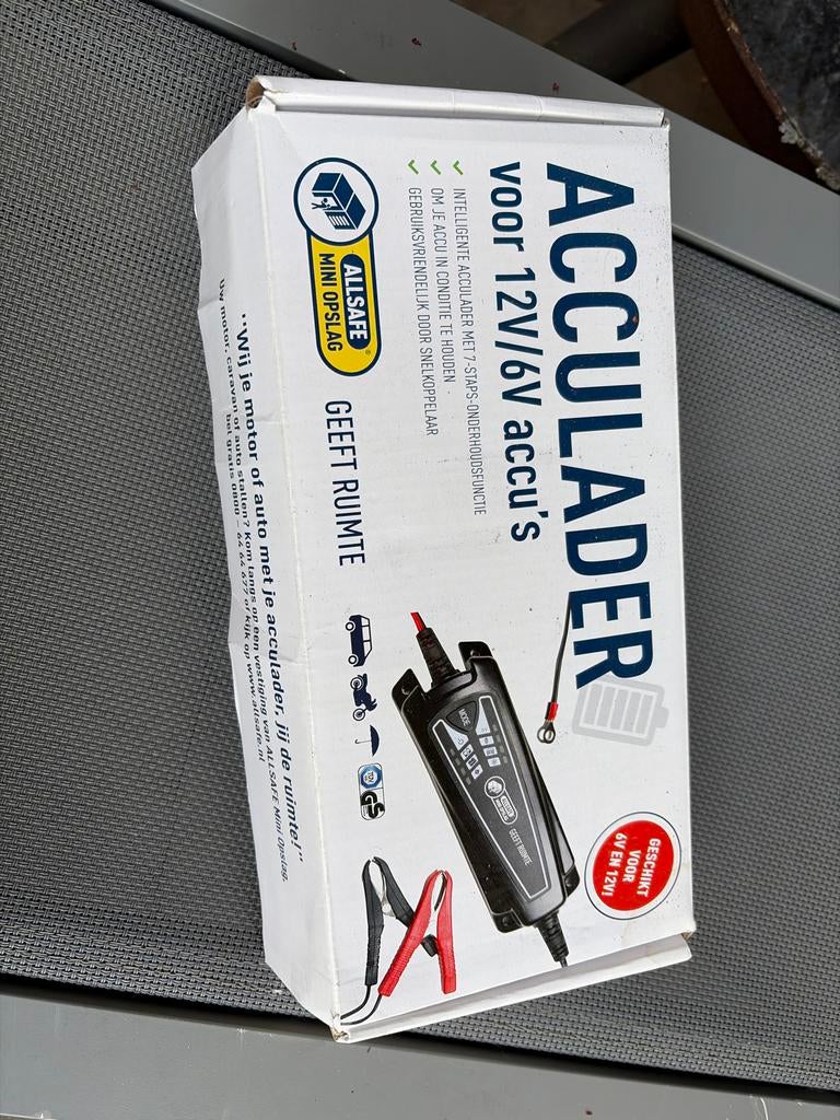 Acculader voor 12V/6V accu’s - Intelligent en Veilig, Ophalen of Verzenden, Nieuw, Universele onderdelen