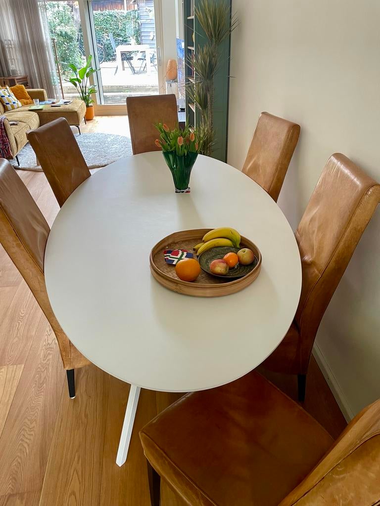 Stevige Ovale Houten Eettafel Wit met Metalen Poten, Ophalen, 100 tot 150 cm, 200 cm of meer, Zo goed als nieuw