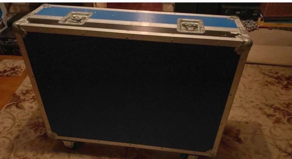 Soundcraft Delta 200 Analoog Mengpaneel met Flightcase, Ophalen, Gebruikt, 20 kanalen of meer