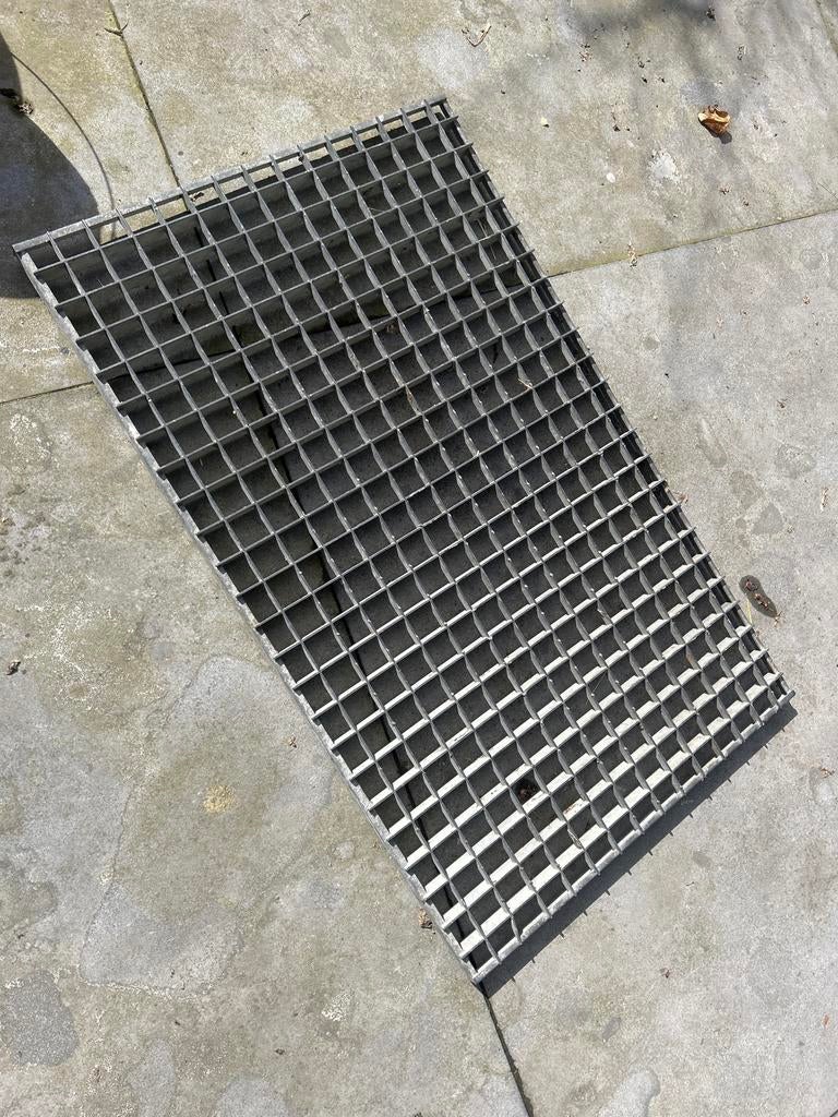 Robuuste metalen rooster deurmat, Tuin en Terras, Deurmatten, Gebruikt, Gietijzer, Schoonloopmat, Ophalen of Verzenden