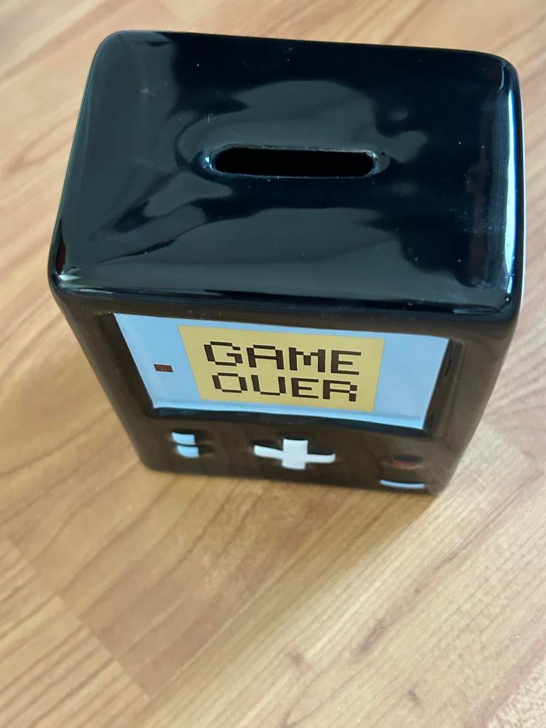 Game Over Spaarpot - Retro Gaming Design, Ophalen of Verzenden, Zo goed als nieuw, Steen, Aardewerk of Keramiek, Overige thema's