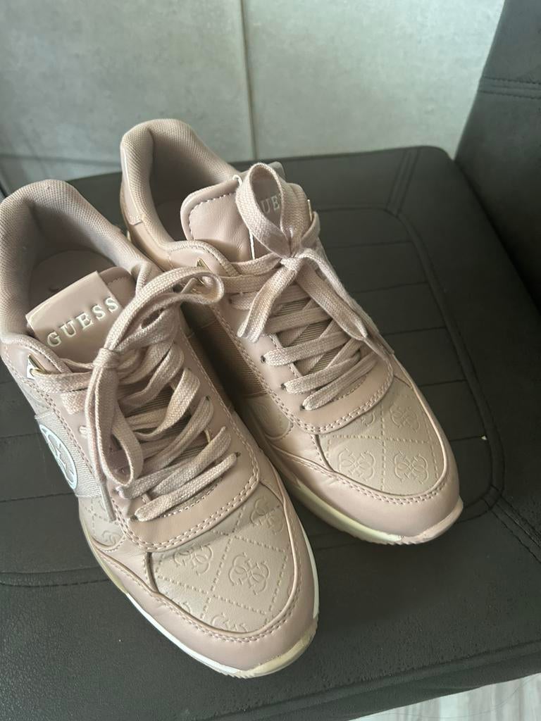 Mooi dames Guess tesha dames sneakers, Overige kleuren, Ophalen of Verzenden, Sneakers of Gympen, Zo goed als nieuw