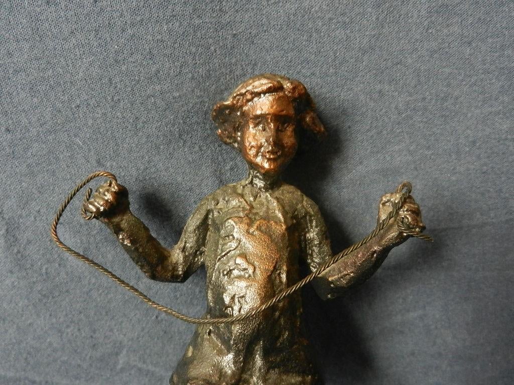 Bronzen sculptuur van meisje met springtouw Corry Ammerlaan?, Antiek en Kunst, Ophalen of Verzenden