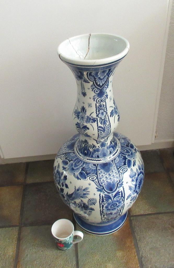 GROTE DELFTS BLAUWE VAAS- HANDBESCHILDERD -RAM-GESIGNEERD, Ophalen