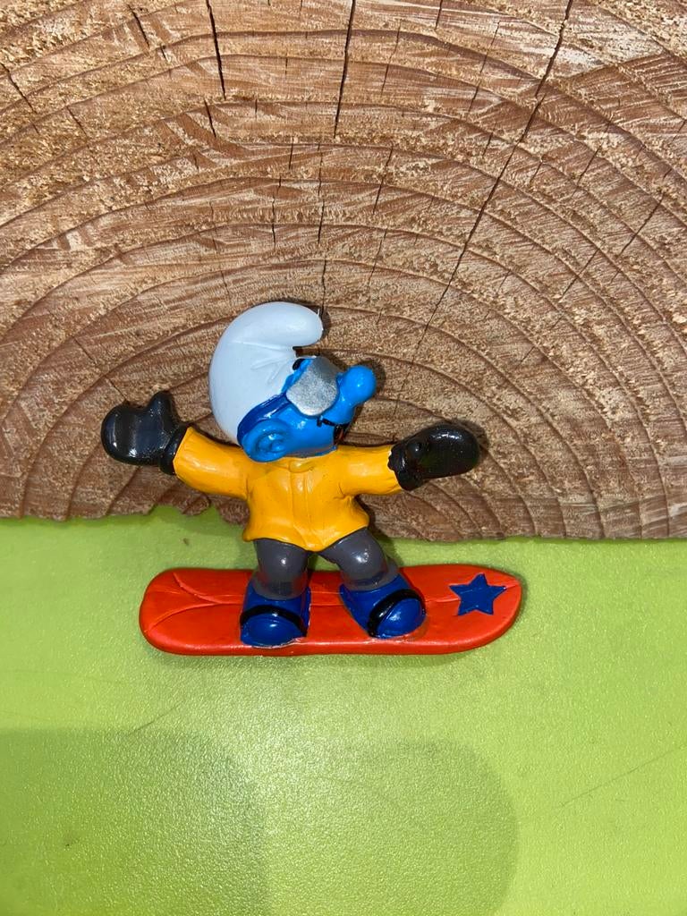 Smurfen smurf met snowboard, Ophalen of Verzenden, Zo goed als nieuw, Verschillende Smurfen