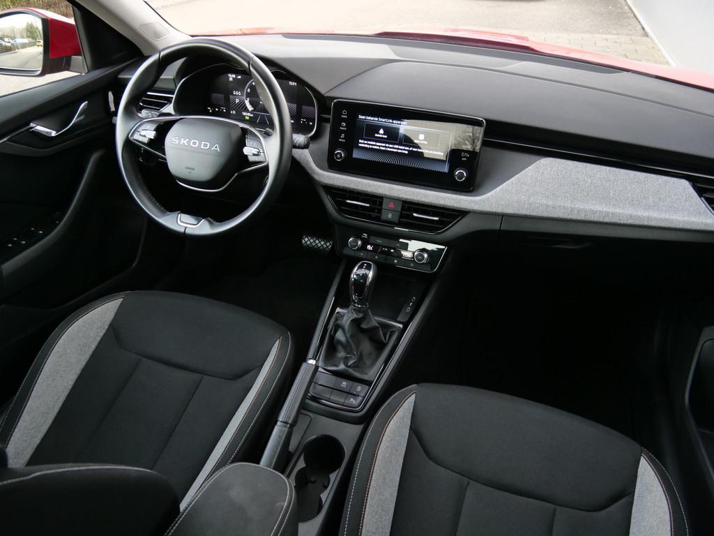 Skoda Kamiq 1.0 TSI Business Edition 116 Pk Automaat Camera, Auto's, Stof, 3 cilinders, Kamiq, SUV of Terreinwagen
