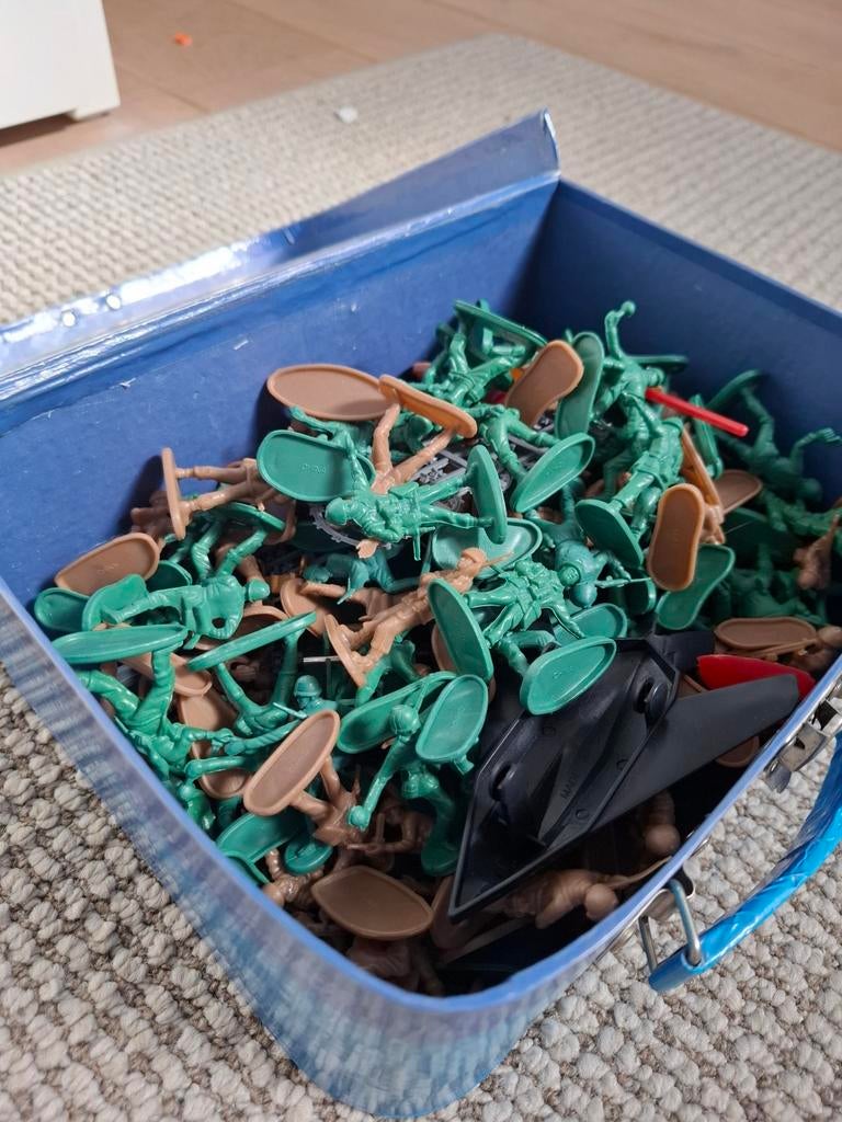 Doos met legerpoppetjes, Ophalen of Verzenden