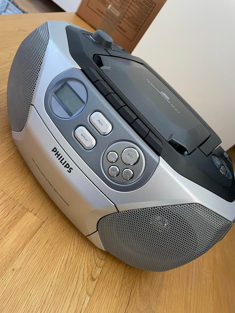 Philips Soundmachine AZ1017 met cassette CD-speler en radio, Ophalen of Verzenden, Gebruikt, Radio, Met cd-speler