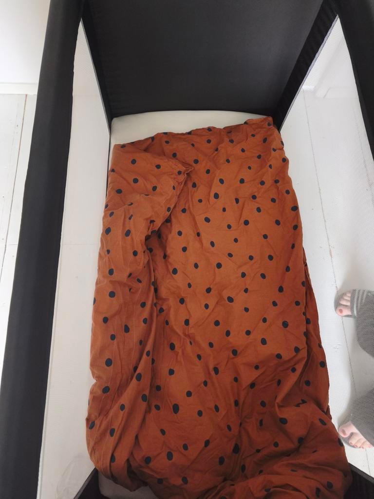 Campingbedje compleet met matras en beddengoed, Ophalen, Gebruikt, Minder dan 140 cm, Matras