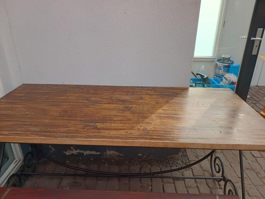 Massief houten tafel met gietijzeren onderstel, Ophalen