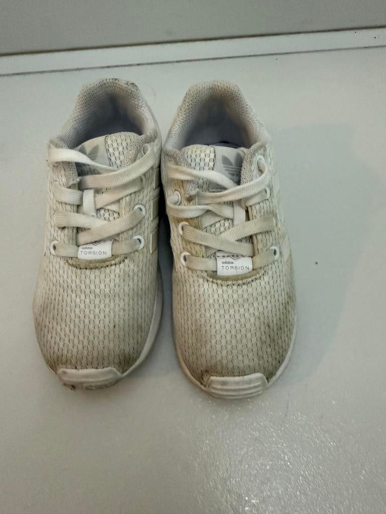 Adidas schoenen wit maat 25, Kinderen en Baby's, Jongen of Meisje, Schoenen, Ophalen of Verzenden, Zo goed als nieuw