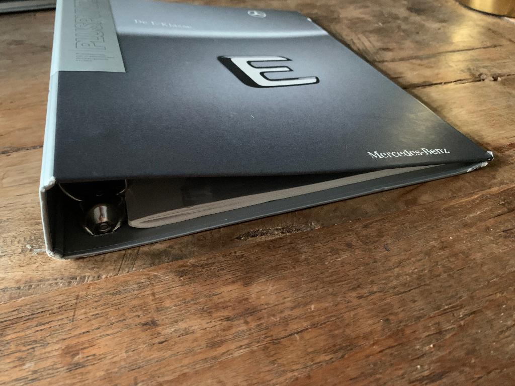 Product informatie map Mercedes-Benz E-klasse W212 2009, Nieuw, Mercedes-Benz, Mercedes, Ophalen of Verzenden