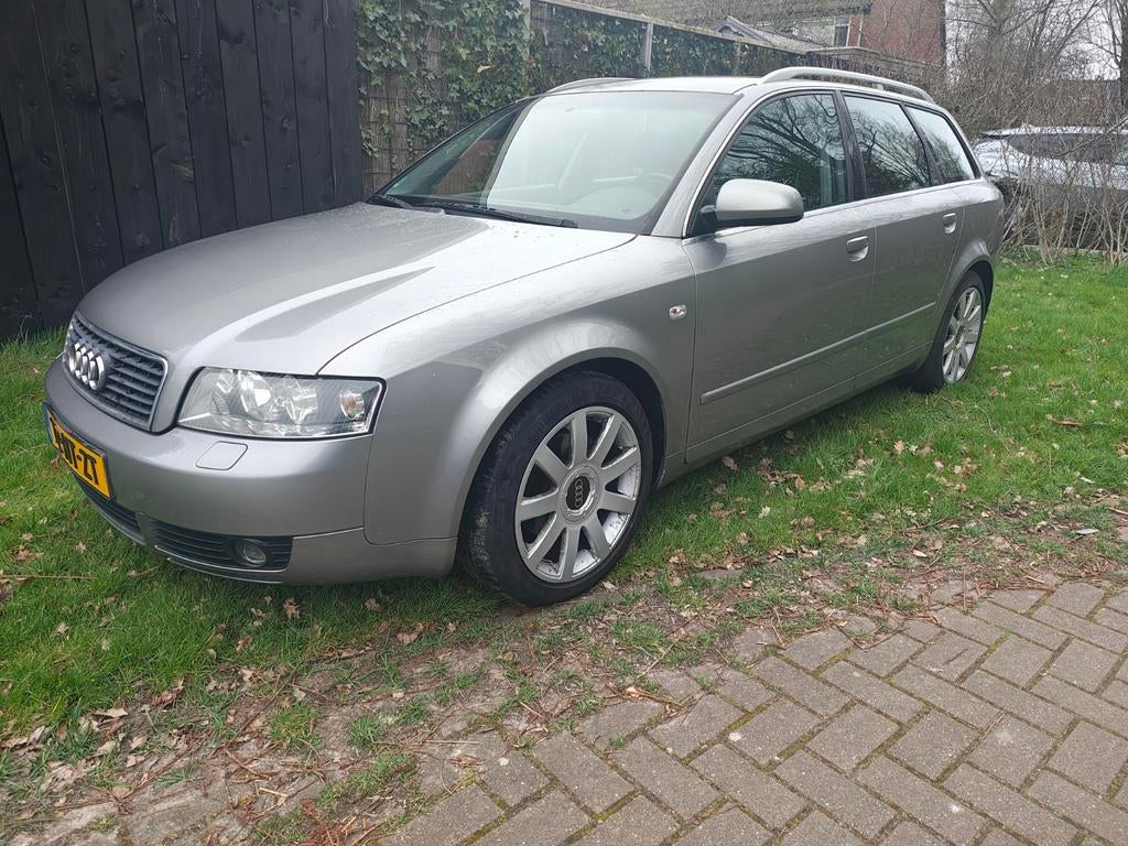 Audi A4 1.8 Avant 110KW 2002 Grijs, Auto's, Audi, Voorwielaandrijving, 4 cilinders, A4, Handgeschakeld