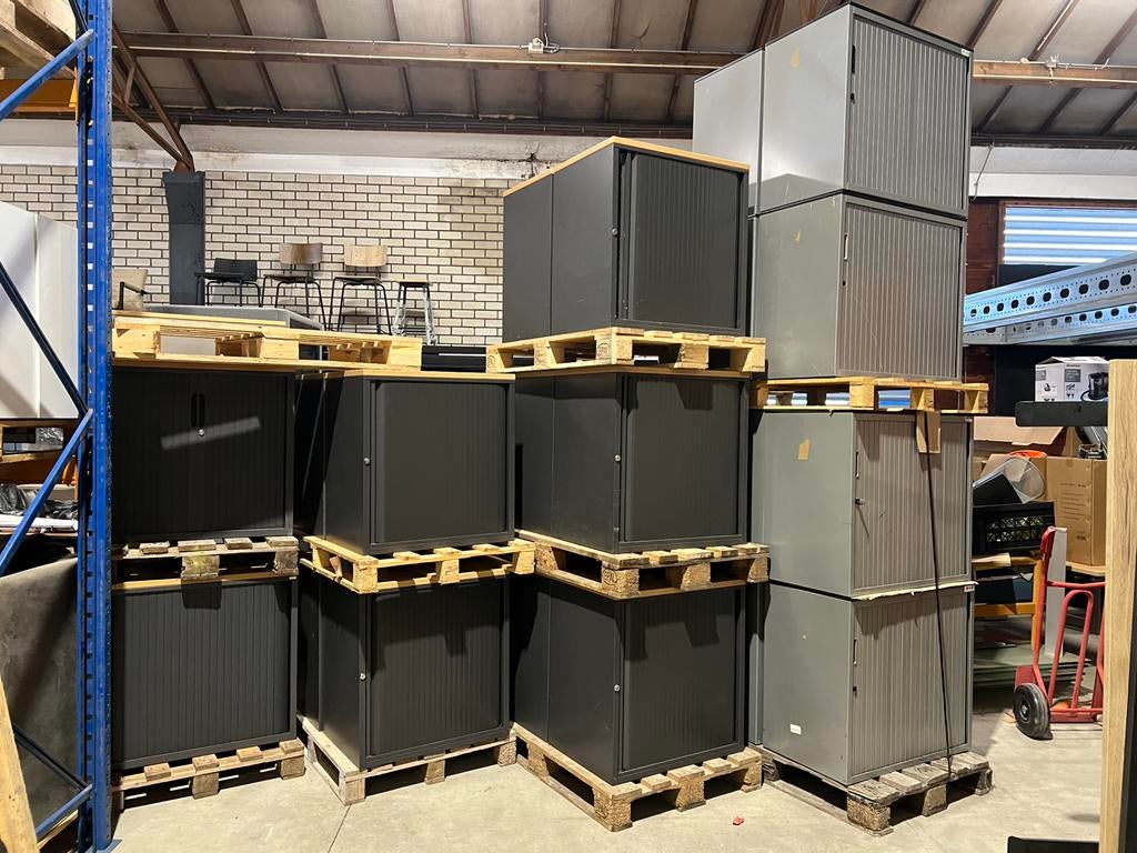 Grote partij kleine lage roldeurkasten bureauhoogte 80x75, Huis en Inrichting, Kasten | Roldeurkasten en Archiefkasten, Zo goed als nieuw