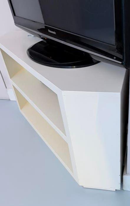 Hoek tv kast massief hout, Huis en Inrichting, Kasten | Televisiemeubels, Gebruikt, 100 tot 150 cm, Ophalen of Verzenden, Minder dan 100 cm