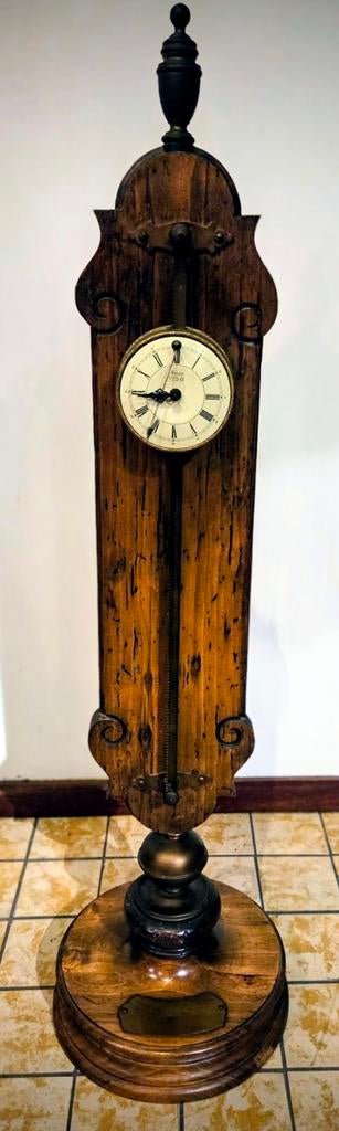 Staande zaagklok., Ophalen of Verzenden