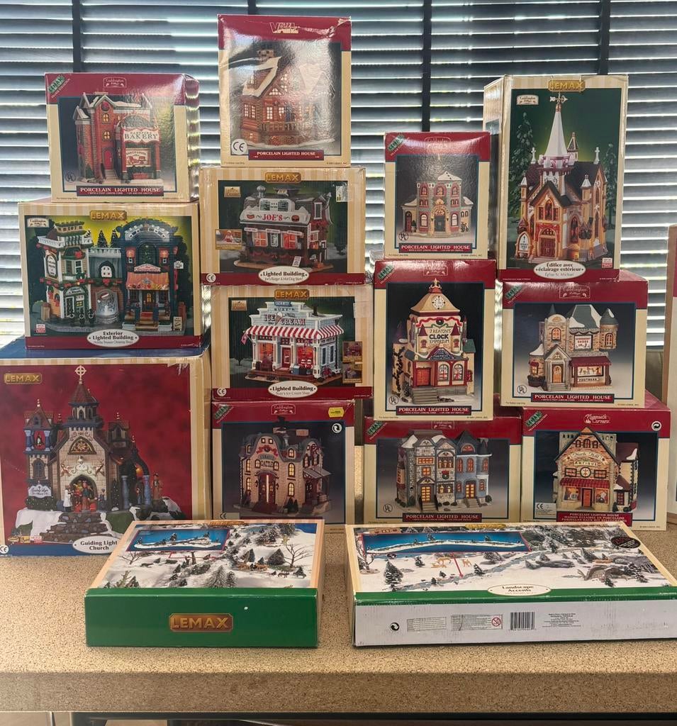 Lemax Kerstdorp Kersthuizen compleet, Ophalen, Zo goed als nieuw