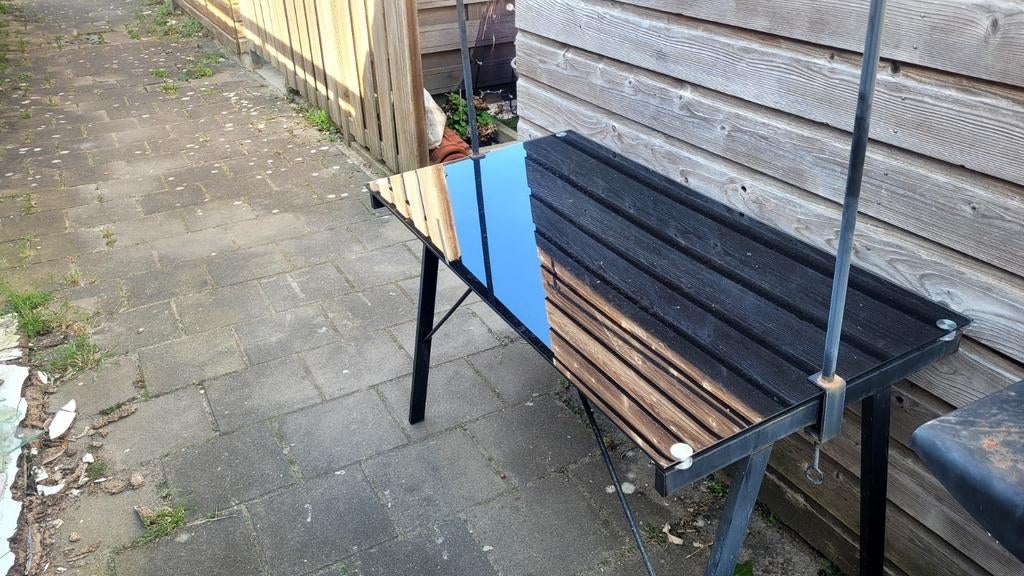 Zwarte metalen bijzettafel met glazen blad, Ophalen of Verzenden