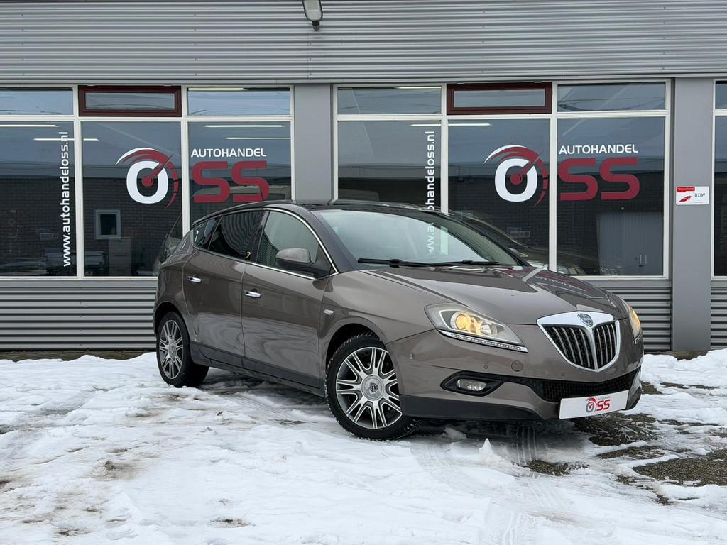 Lancia Delta 1.9-16V Twin-Turbo LEES ADVERTENTIE EXPORT HAND, Auto's, Lancia, Voorwielaandrijving, Euro 5, Gebruikt, Bruin