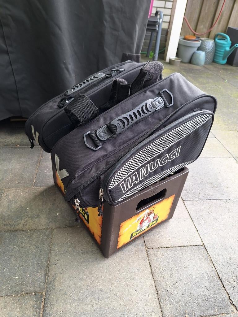 Vanucci zadeltassen, Ophalen, Gebruikt